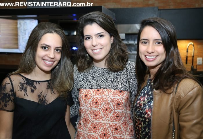 Isabela Ferreira Freitas, Bárbara Alves Marques e  Débora Quinderé Chaves
