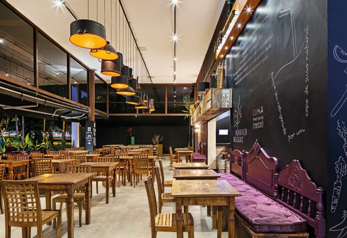 Com soluções criativas, este restaurante de gastronomia funcional ganhou diversas peças recicladas - Revista InterArq | Arquitetura, Decoração, Design, Paisagismo e Lifestyle