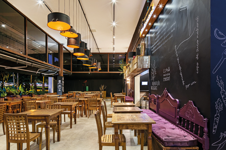 Com soluções criativas, este restaurante de gastronomia funcional ganhou diversas peças recicladas - Revista InterArq | Arquitetura, Decoração, Design, Paisagismo e Lifestyle