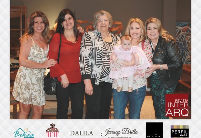 Irmas Cecilia, BelCristina com a netinha Luisa e a mãe Magali