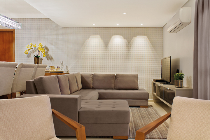 O décor deste apartamento priorizou receber os amigos e a família - Revista InterArq | Arquitetura, Decoração, Design, Paisagismo e Lifestyle
