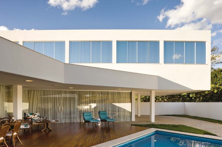 Desenhado por Oscar Niemeyer há 10 anos, este projeto foi respeitado na íntegra e atendeu às exigências urbanísticas da região - Revista InterArq | Arquitetura, Decoração, Design, Paisagismo e Lifestyle