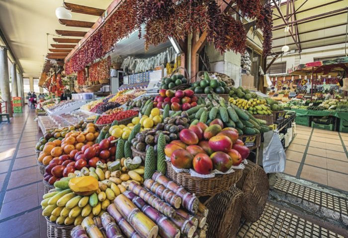 O Mercado dos Lavradores, em Funchal, é um ótimo local para se experimentar frutas exóticas e saborosas.