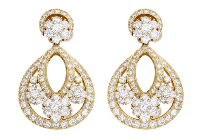 Da Van Cleef & Arpels, brincos Snowflake em ouro amarelo e diamantes