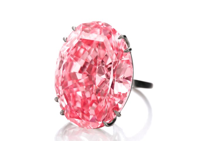 Em 2017, a Sotheby estabeleceu um novo recorde mundial de leilão de qualquer diamante ou joia, quando o Pink Star, um diamante Fancy Vivid Pink, de corte misto de 59,6 quilates, foi vendido por US$ 71,2 milhões. A pedra é o maior diamante rosa internamente sem falhas e extravagante que o Instituto Gemológico da América (GIA) já classificou