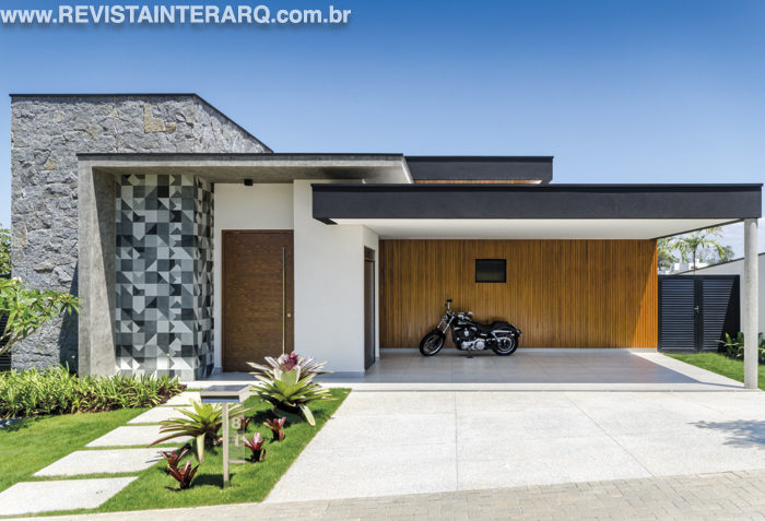 Esta residência traduz a personalidade jovial dos moradores - Revista InterArq | Arquitetura, Decoração, Design, Paisagismo e Lifestyle