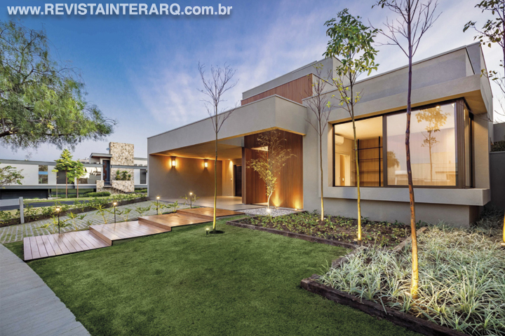 Mesclar o estilo contemporâneo ao minimalismo foi o mote deste projeto - Revista InterArq | Arquitetura, Decoração, Design, Paisagismo e Lifestyle