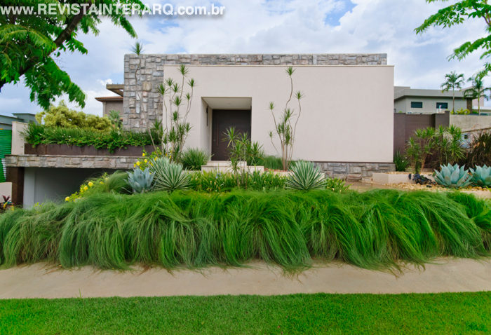 Explore este lindo jardim composto com pedras e plantas - Revista InterArq | Arquitetura, Decoração, Design, Paisagismo e Lifestyle