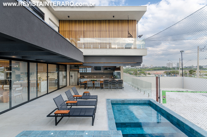 Esta casa foi idealizada para uma família de esportistas - Revista InterArq | Arquitetura, Decoração, Design, Paisagismo e Lifestyle