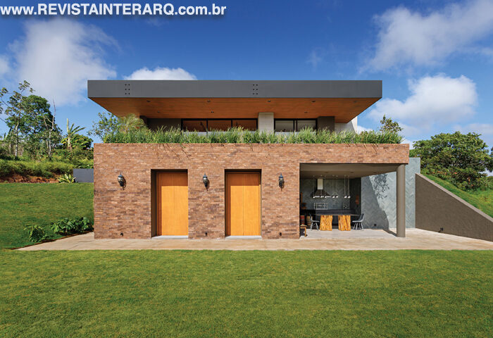 Esta casa foi projetada em uma antiga fazenda de café - Revista InterArq | Arquitetura, Decoração, Design, Paisagismo e Lifestyle