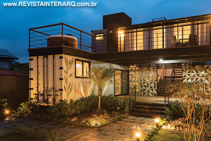 Esta residência projetada em containers tem uma estética minimalista e funcional - Revista InterArq | Arquitetura, Decoração, Design, Paisagismo e Lifestyle