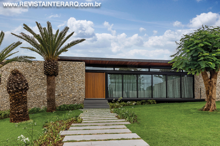 Esta casa contemporânea tem design minimalista - Revista InterArq | Arquitetura, Decoração, Design, Paisagismo e Lifestyle