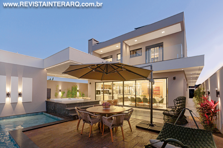 Esta residência é elegante e cheia de personalidade - Revista InterArq | Arquitetura, Decoração, Design, Paisagismo e Lifestyle