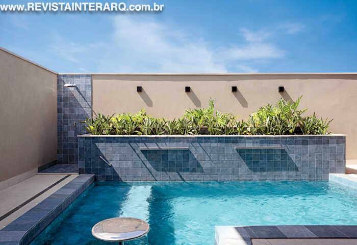 Sofisticação e amplitude tornaram esta residência moderna e aconchegante - Revista InterArq | Arquitetura, Decoração, Design, Paisagismo e Lifestyle