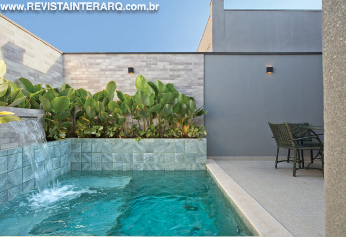 Uma estética moderna e elegante define o projeto desta residência - Revista InterArq | Arquitetura, Decoração, Design, Paisagismo e Lifestyle