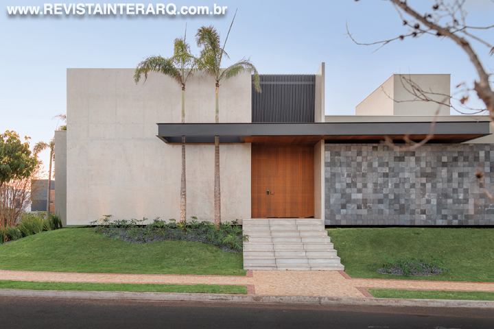Traços modernos e acabamentos elegantes definem este projeto de Ricardo Macegoza - Revista InterArq | Arquitetura, Decoração, Design, Paisagismo e Lifestyle