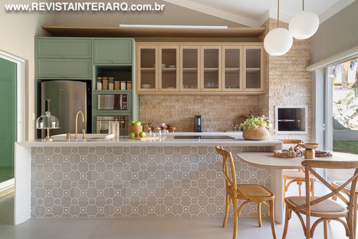 Os espaços desse projeto em estilo “farmhouse” foram desenhados para garantir conforto, beleza e funcionalidade - Revista InterArq | Arquitetura, Decoração, Design, Paisagismo e Lifestyle